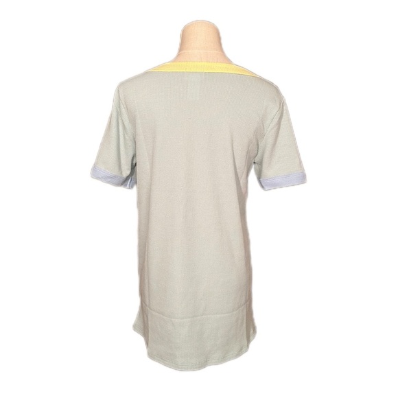 BiBi Gray and Cream Fitted Short Sleeve Tee - Picture 5 of 11